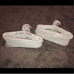 40 BRU white baby hangers